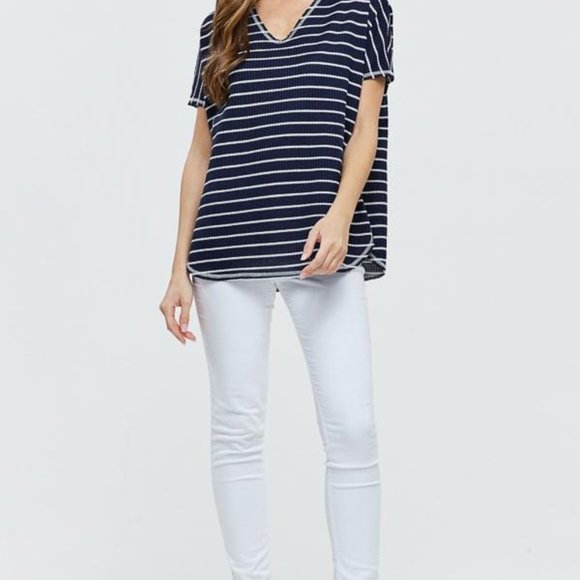 NWT!!  Navy & White Striped V-Neck Waffle Knit Top - Picture 4 of 5
